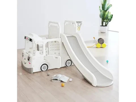 Дитяча гірка в квартиру чи на подвір'я: як не помилитися з розміром?